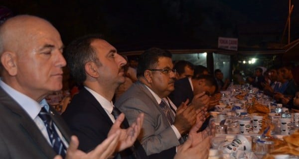 MAHALLE İFTARININ GÜZELLİĞİ KADİR GECESİ İLE BİRLEŞTİ