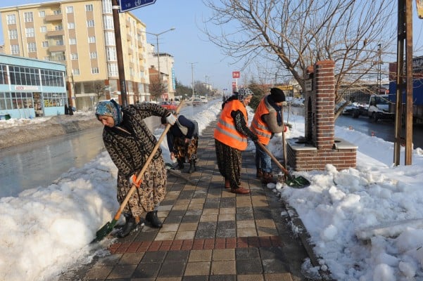 Kar Temizleme Çalışmaları Devam Ediyor 16