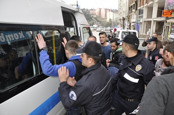 Bilecikte-asker-aileleri-kavga-etti-1