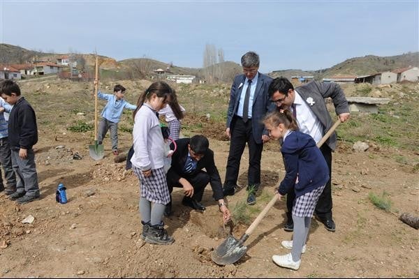 Orman Haftası Ağaç Dikimi 11_resized