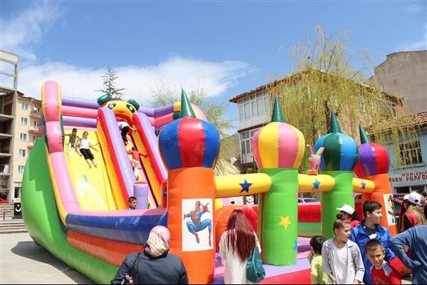 23 Nisan Çocuk Festivali 4. gün şişme oyun gurupları 15