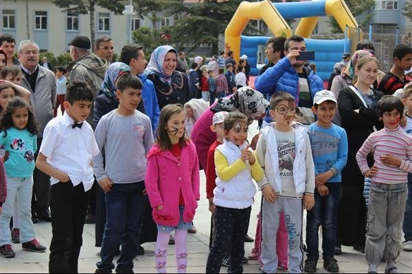 23 Nisan Çocuk Festivali 4. gün şişme oyun gurupları 4