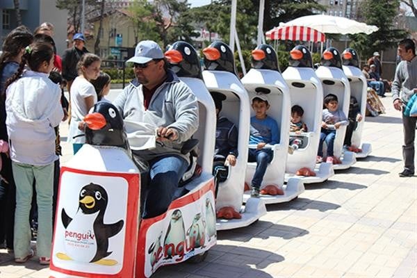 23 Nisan Çocuk Festivali 4. gün şişme oyun gurupları 6