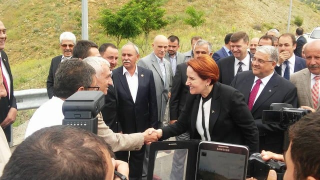 akşener5