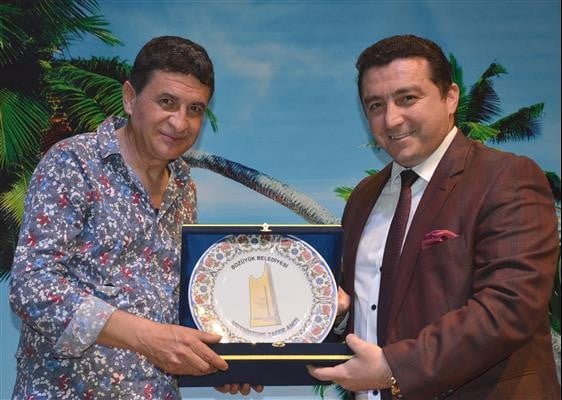 Tiyatro Günleri Düş Yakamdan 1
