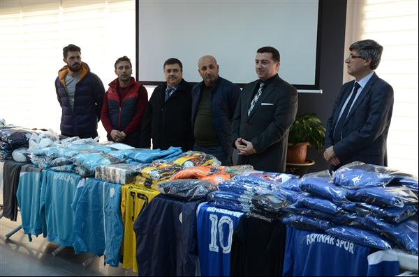 Bşk- Spor Kulüplerine ve başarılı sporculara ödül malzeme teslimi 2