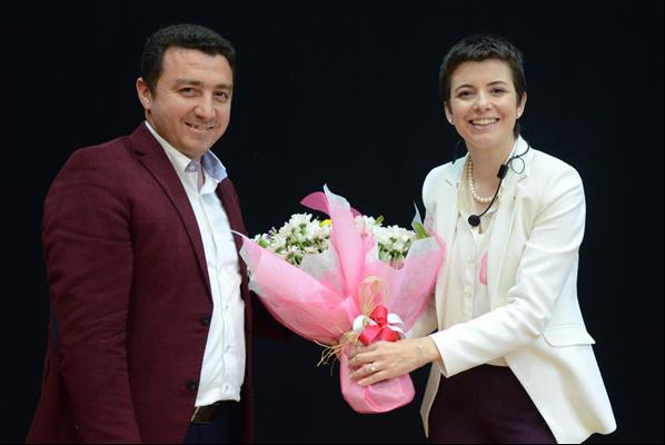 Anneler Günü Oyuncu Anne Şermin Çarkacı Yapıldı 1