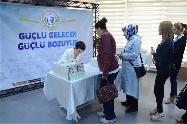 Anneler Günü Oyuncu Anne Şermin Çarkacı Yapıldı 12