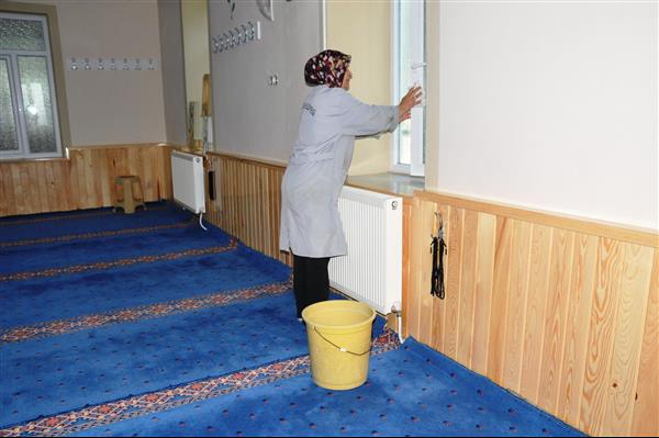 Camilerde Ramazan  Temizliği 3