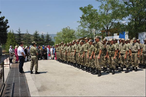 Bşk- Askerlere Ziyaret Kadın Kolları 1