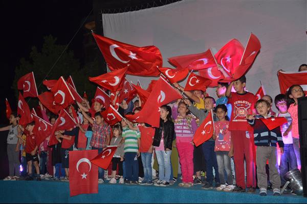 Bşk- Demokrasi Nöbeti Yusuf Duru-Mehmet Zeyd Yıldız 1