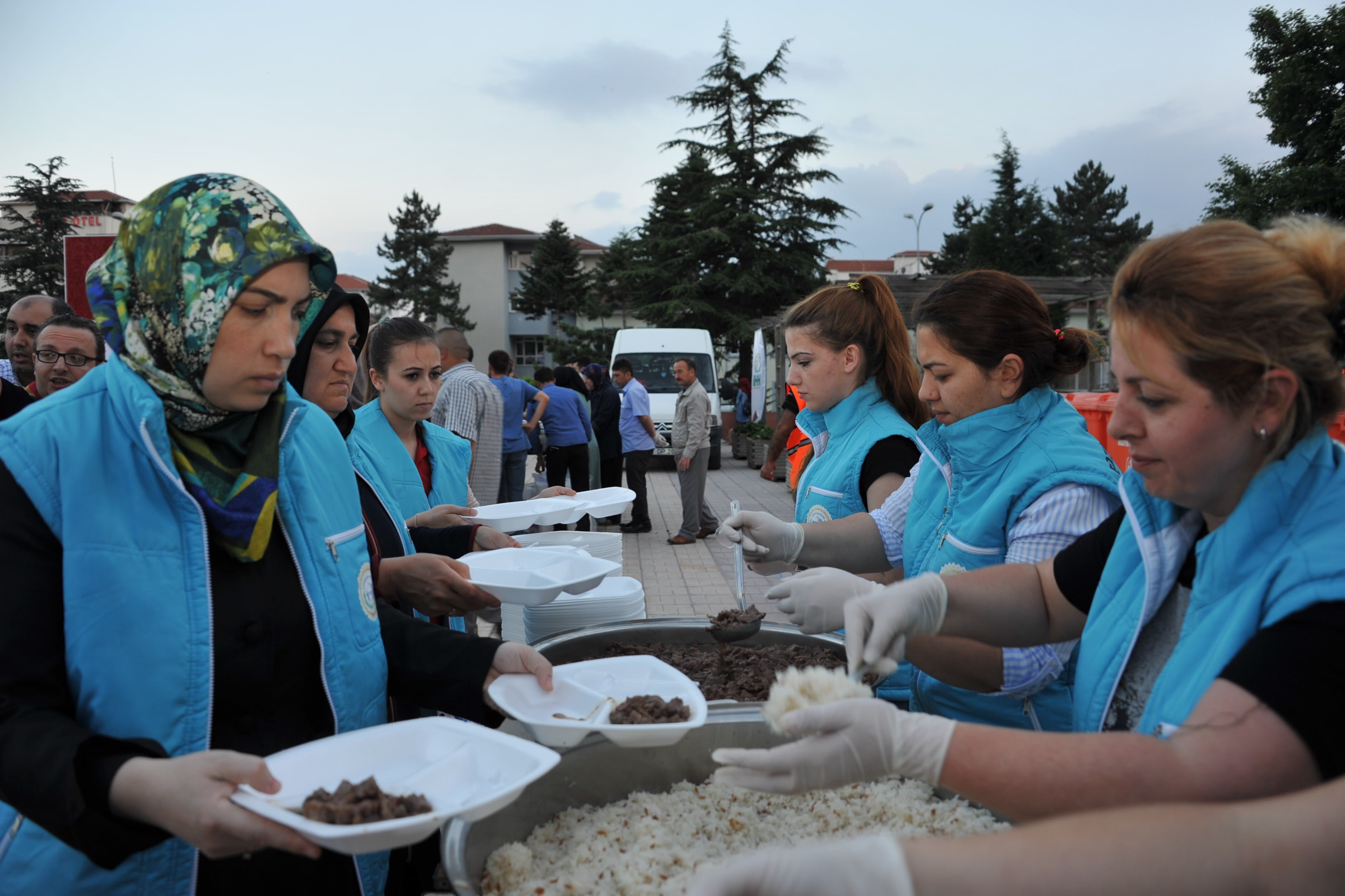 Bşk- İftar İHH yemeği 12