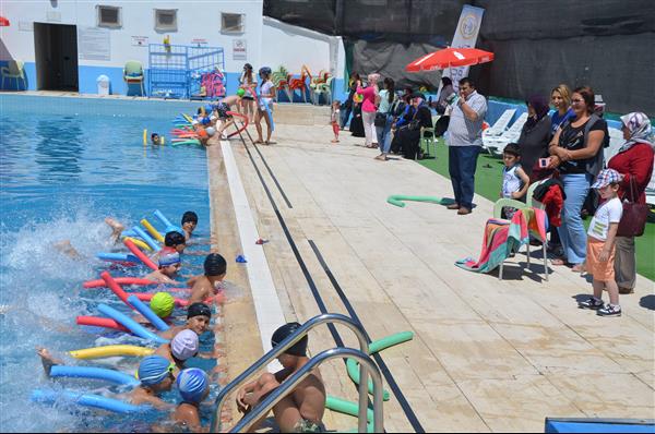 Yaz Spor Okulu Yüzme Kursu Havuz Bakımı 6