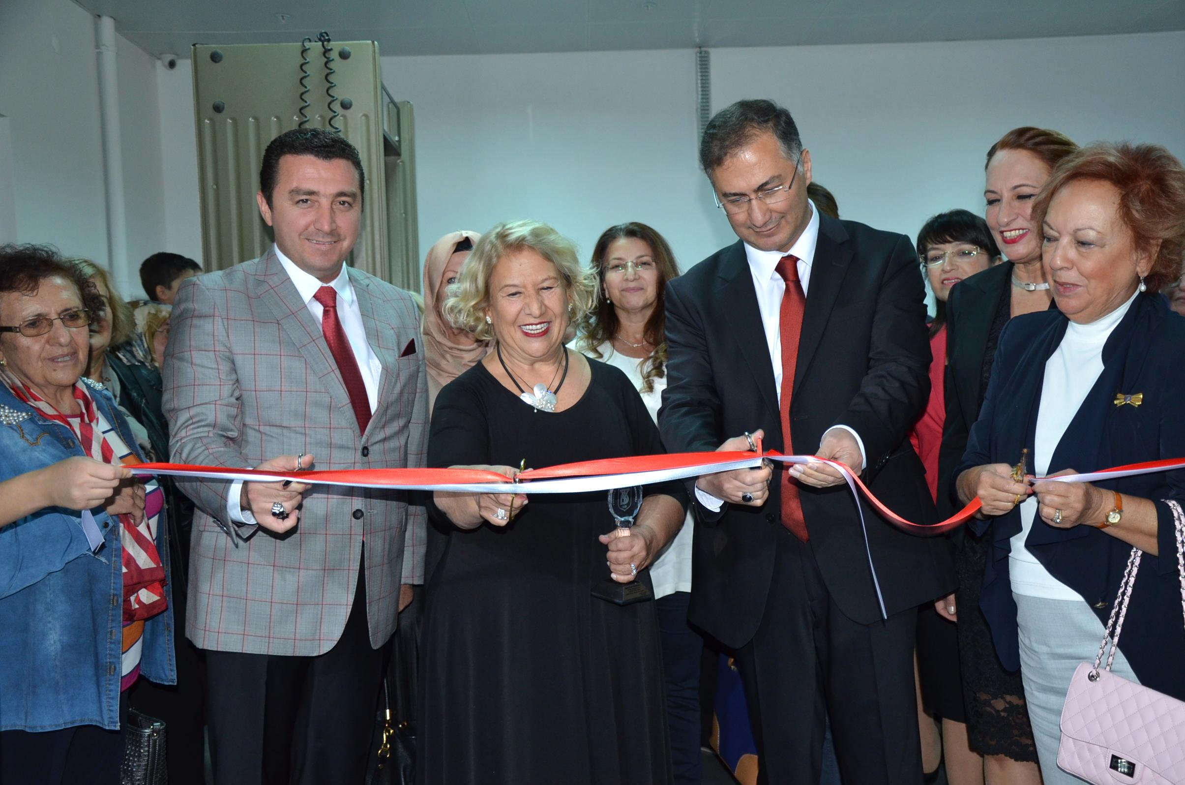 bsk-porselen-sergisi-acilis-1