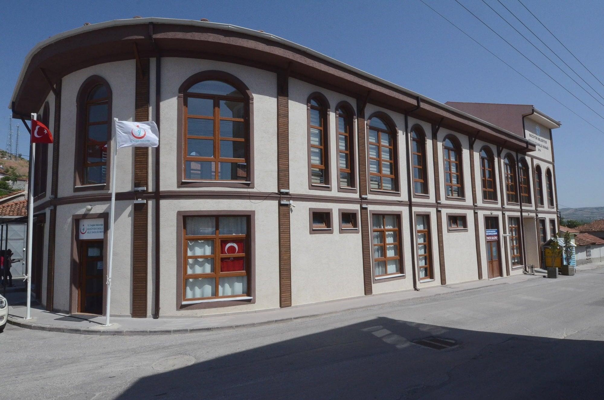 mahalle-konaklarinda-her-mahallede-hastane-2