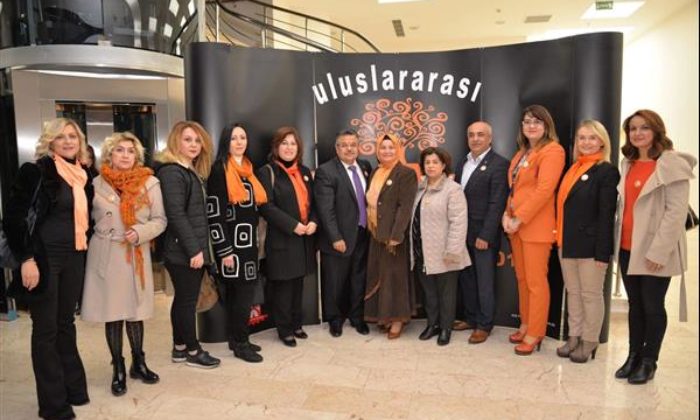 BİLECİK’TEKİ TİYATRO OYUNU İLE ”KADINA KARŞI ŞİDDETE HAYIR” MESAJI VERİLDİ