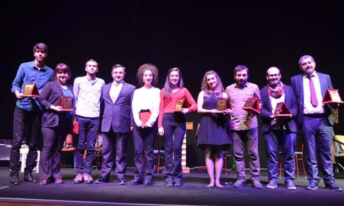 BOZÜYÜK TİYATRO GÜNLERİNDE “BİR GARİP OYUN” SAHNELENDİ