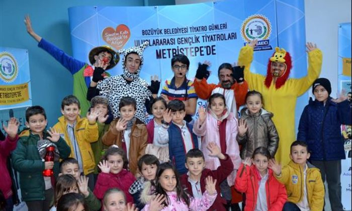 ÇOCUK TİYATROSUNUN EN GÜZEL ÖRNEKLERİ BOZÜYÜK’TE