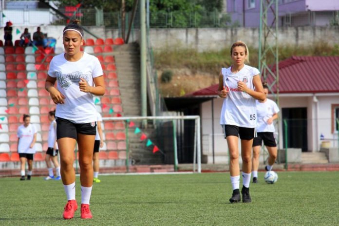 Beşiktaş Kadın Futbol Takımı Osmaneli'de Beşiktaş Kadın Futbol Takımı Osmaneli'de