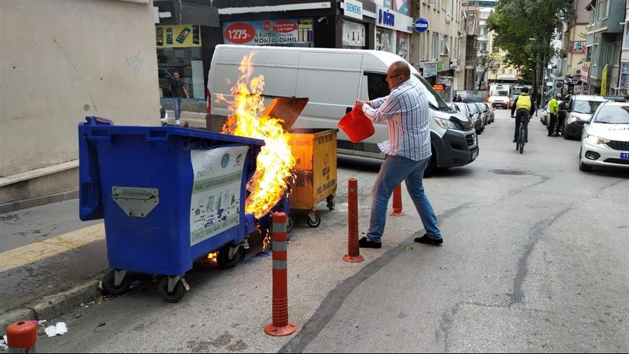 Bilecik'te Çöp Konteynerlerini Kim Neden Yakıyor