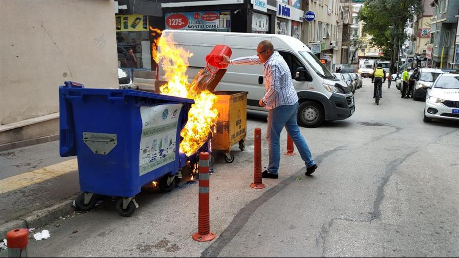 Bilecik'te Çöp Konteynerlerini Kim Neden Yakıyor