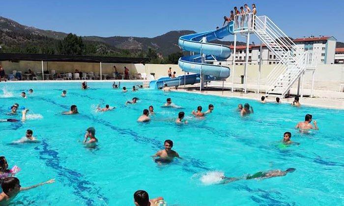 Osmaneli Belediyesi Yüzme Havuzuna Büyük İlgi