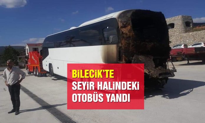 Bilecik'te Seyir Halindeki Otobüs Yandı Bilecik'te Seyir Halindeki Otobüs Yandı