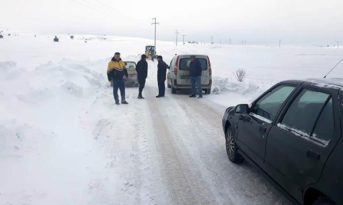 kar yollari kapatti araclar yolda kaldi-bilecik-sogut-eskisehir yolu