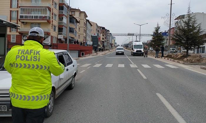 112 Acil Çağrı Merkezinin Önünde Kaza-1