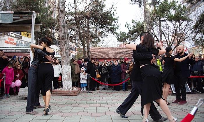 14 Şubat Sevgililer Gününde Tango Yaptılar
