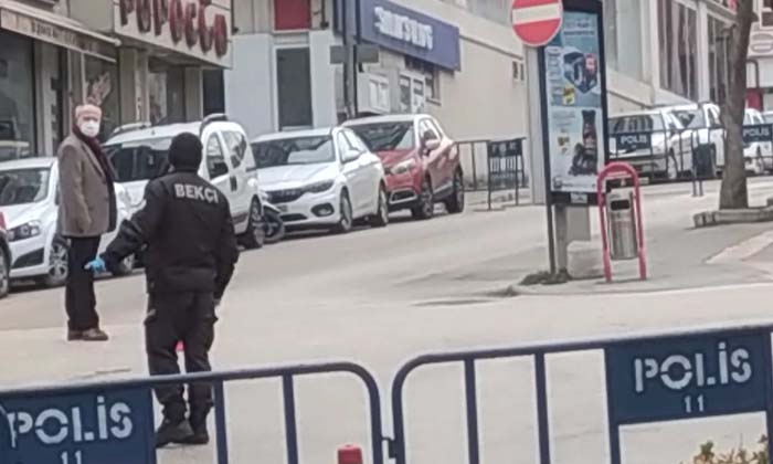 tevfikbey-caddesi-arac-giris-cikisina-kapatildi-1
