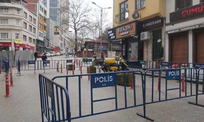 tevfikbey-caddesi-arac-giris-cikisina-kapatildi-2