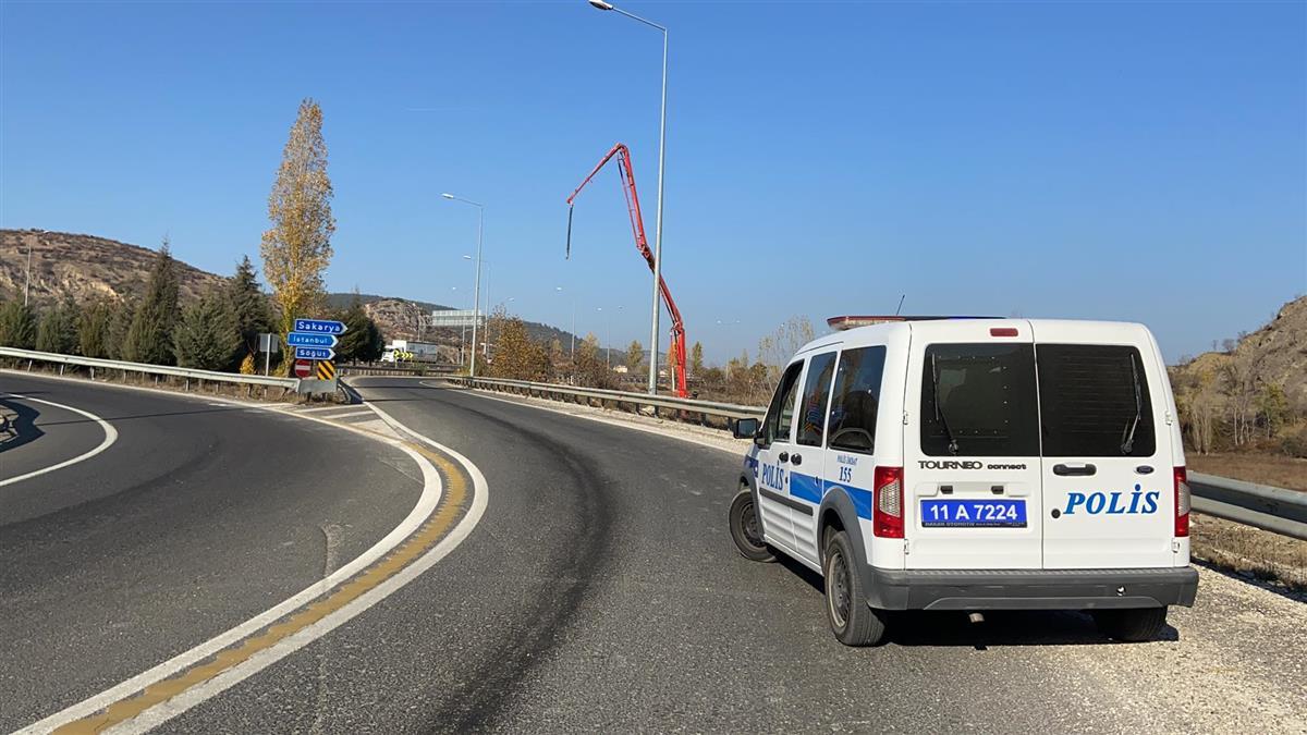 bilecikte-beton mikseri devrildi-bilecik-haber (6)