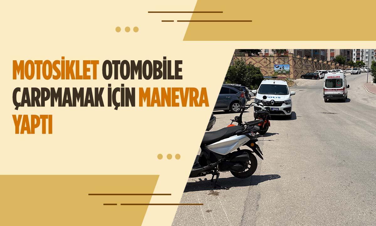 Motosiklet Araca Vurmamak İçin Manevra Yaptı
