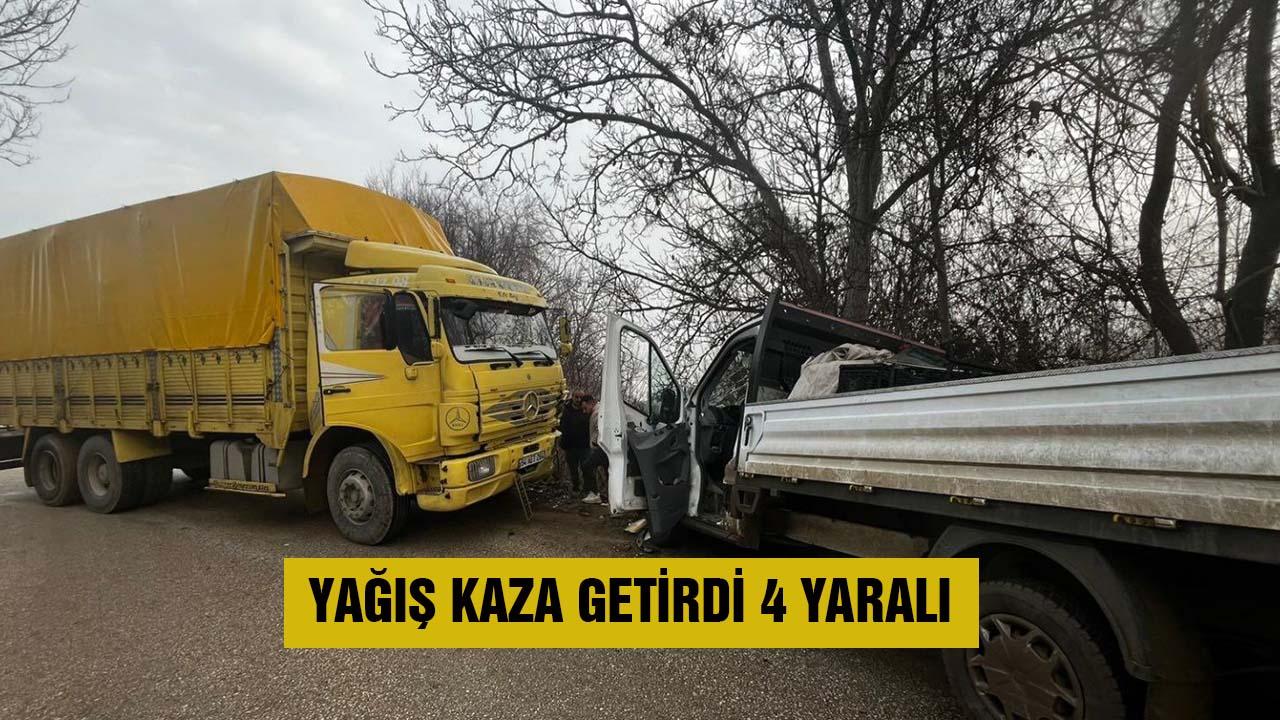 Söğüt-Çaltı Yolunda İki Araç Çarpıştı: 4 Yaralı