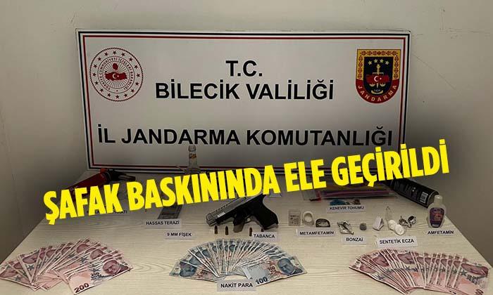 Söğüt’te Jandarmadan Zehir Tacirlerine Gece Operasyonu: Çok Sayıda Madde Ele Geçirildi