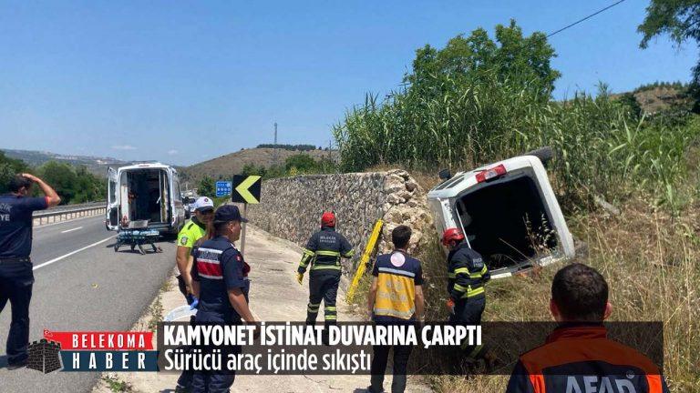 Bilecik’te Kamyonet İstinat Duvarına Çarptı: Sürücü Araçta Sıkıştı